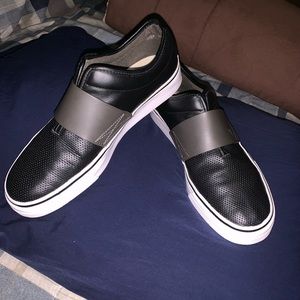 men’s tennis shoes